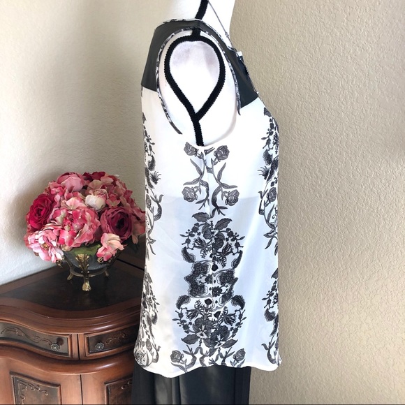 Bisou Black and White Sheer Sleeveless Tunic Top - Picture 4 of 8